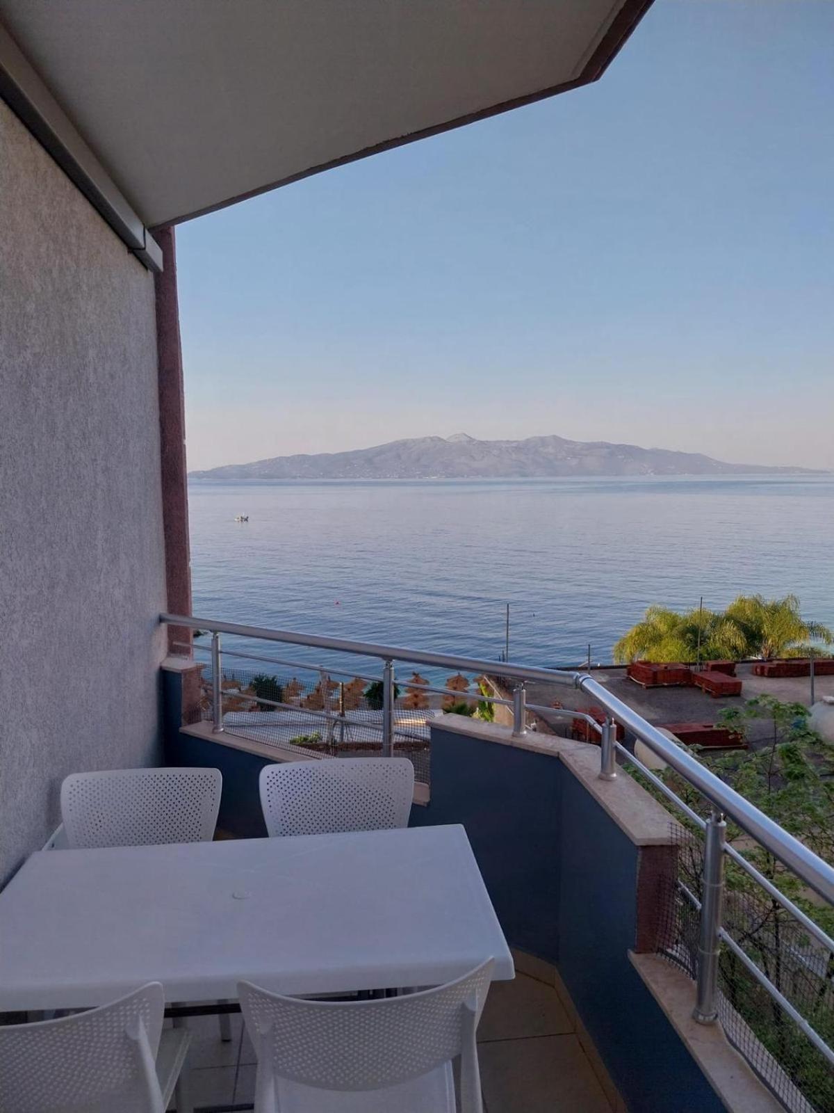 Susy Sea View Apartment Sarandë Eksteriør bilde