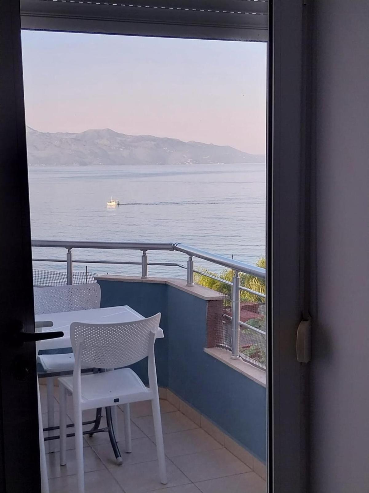Susy Sea View Apartment Sarandë Eksteriør bilde